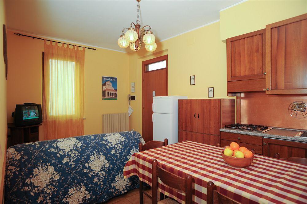 Agriturismo La Mora Assisi Exterior foto