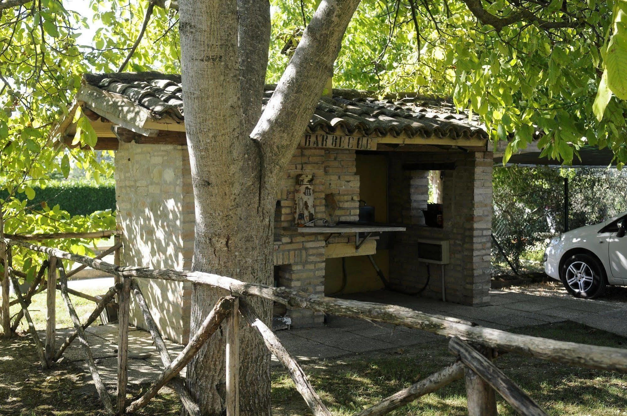 Agriturismo La Mora Assisi Exterior foto