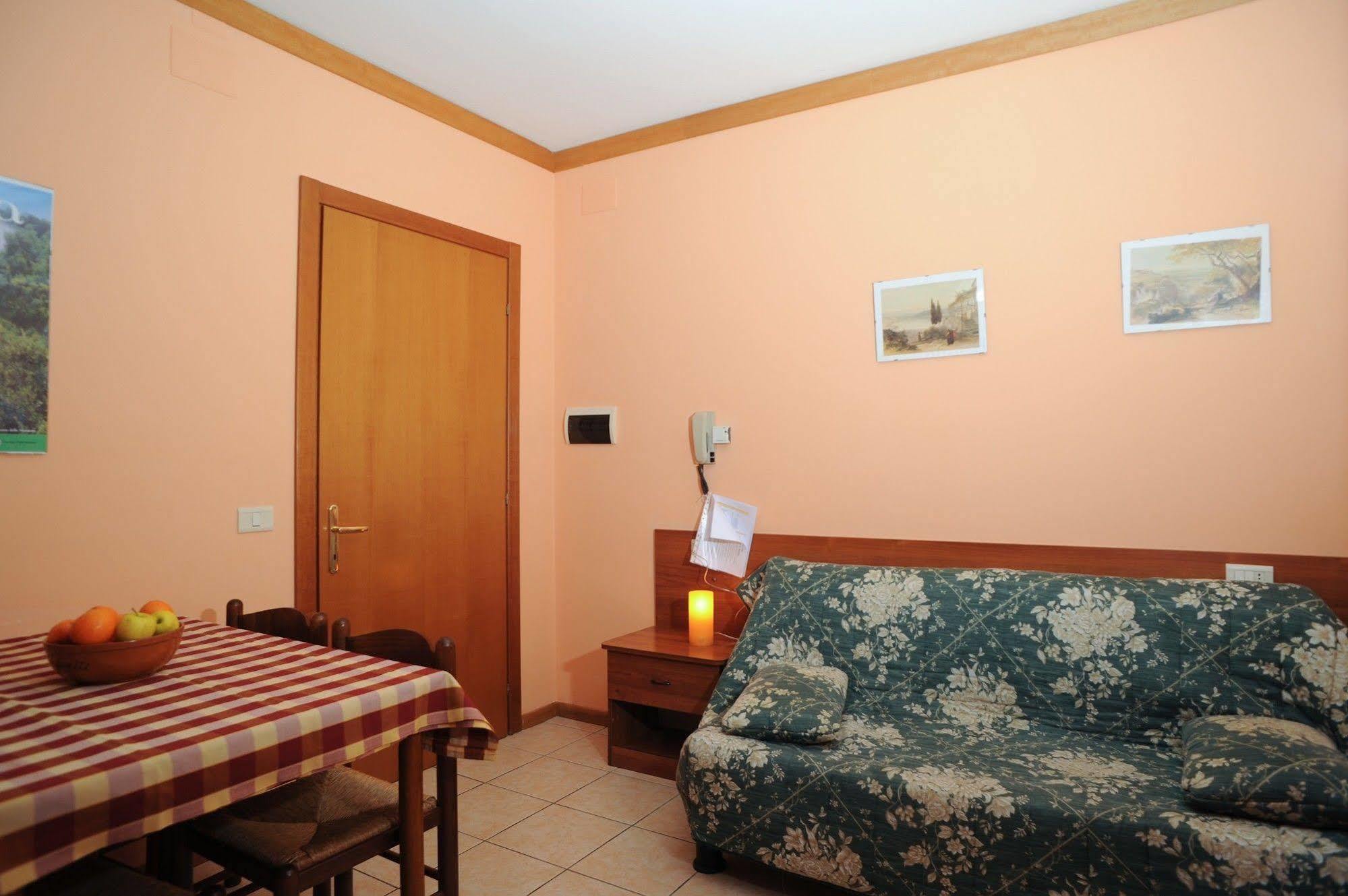 Agriturismo La Mora Assisi Exterior foto
